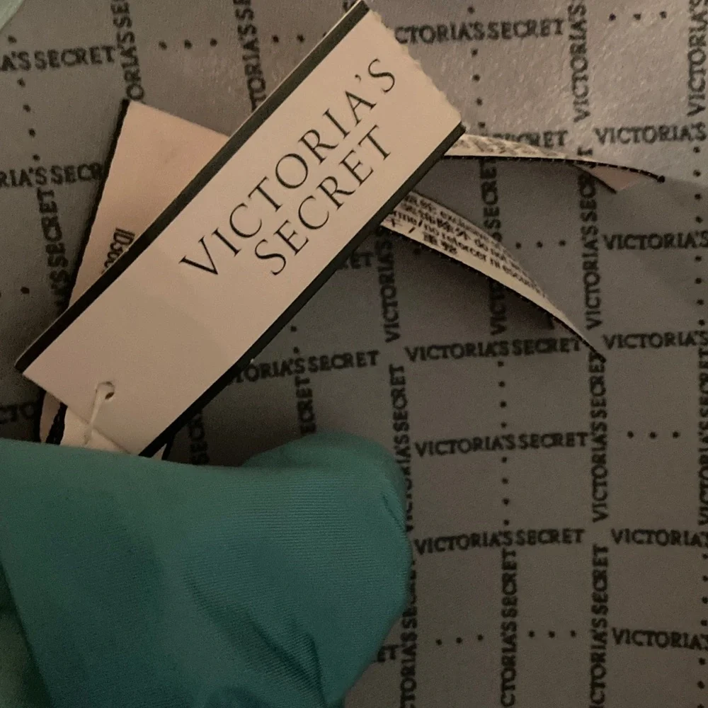 Victoria’s‎ Secret Light Blue Striped Bra - Women Intimates 38C NWT